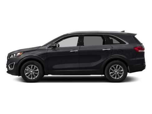 Used 2018 Kia Sorento LX image 3