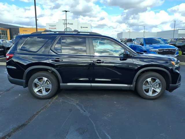 Used 2025 Honda Pilot EX-L image 29