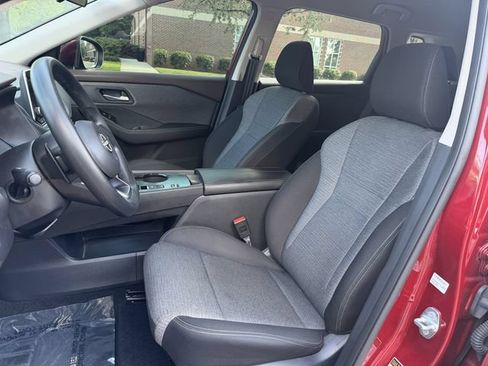 Used 2023 Nissan Rogue SV FWD image 11