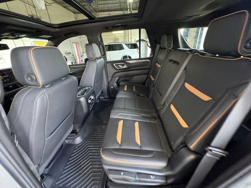 Used 2024 GMC Yukon AT4 w/ Technology Package AWD/4WD image 29