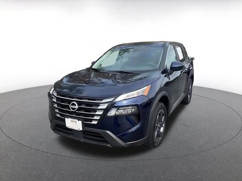 Used 2025 Nissan Rogue SV image 7