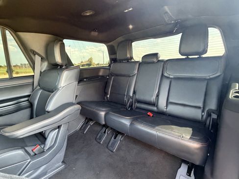 Used 2025 Ford Expedition Tremor AWD/4WD image 28
