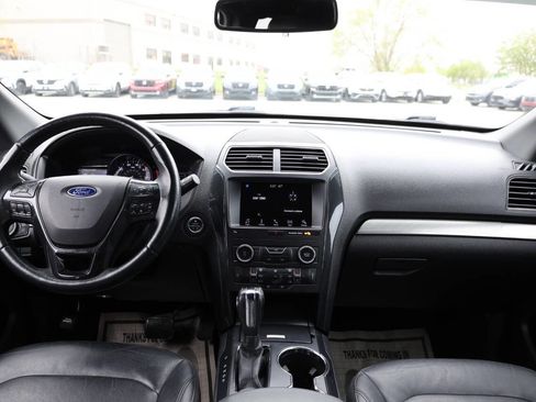 Used 2018 Ford Explorer XLT w/ Equipment Group 202A image 14