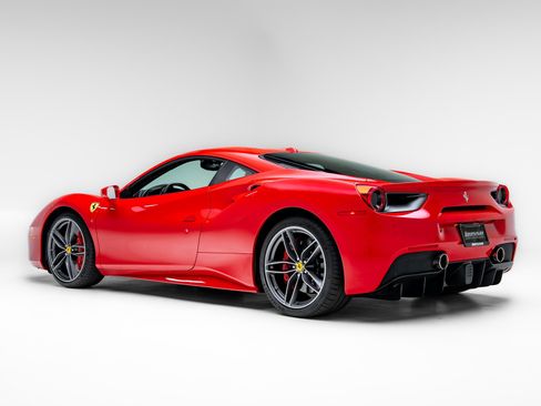 Used 2018 Ferrari 488 GTB RWD image 29