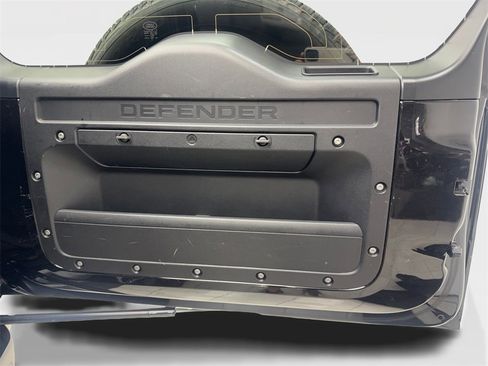 Used 2022 Land Rover Defender 110 X-Dynamic SE image 81