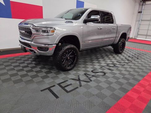 Used 2019 RAM 1500 Limited AWD/4WD image 3
