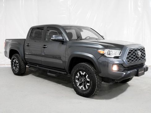 Used 2021 Toyota Tacoma TRD Off-Road AWD/4WD image 8