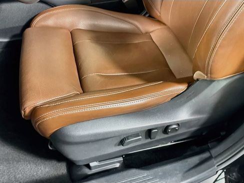 Used 2021 Subaru Outback Touring w/ Popular Package #2 AWD/4WD image 23