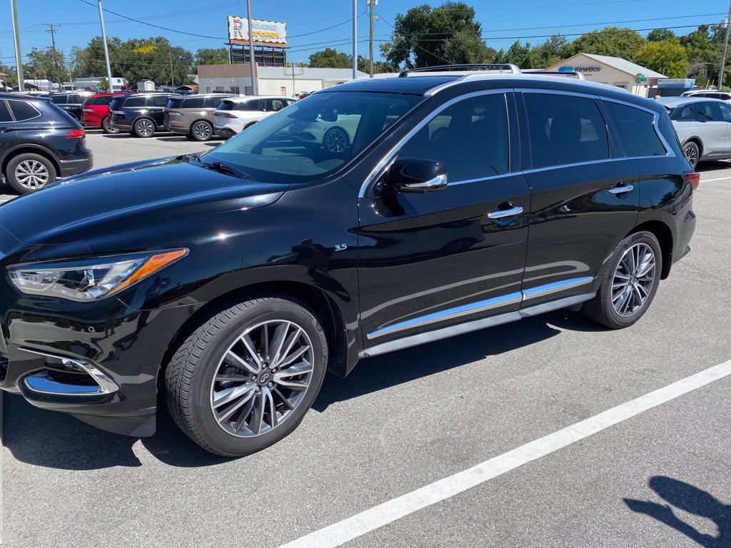 Used 2020 INFINITI QX60 Luxe w/ Sensory Package FWD image 4