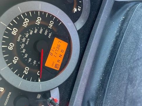 Used 2012 Toyota RAV4 4WD V6 w/ Tow Prep Pkg image 7