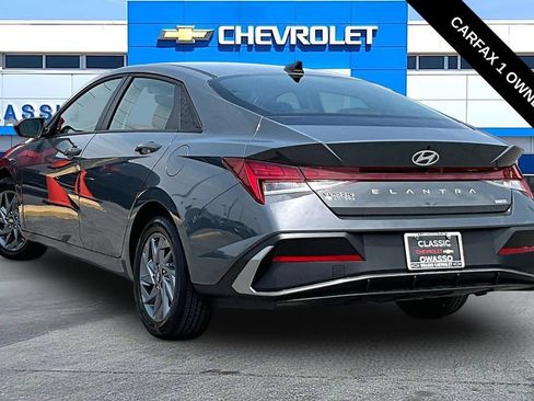 Used 2026 Hyundai Elantra Hybrid FWD image 3