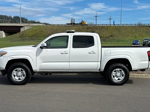 Used 2023 Toyota Tacoma SR AWD/4WD image 6