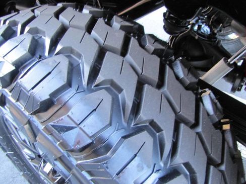 Used 2024 GMC Sierra 2500 SLE w/ SLE Convenience Package image 32