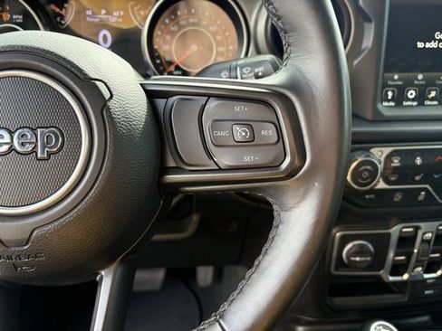 Used 2022 Jeep Gladiator Sport image 35