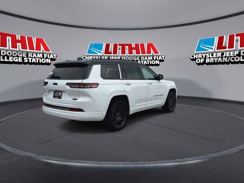 New 2026 Jeep Grand Cherokee L Summit w/ Obsidian Package AWD/4WD image 8