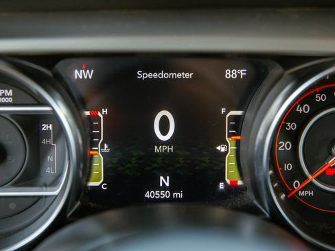 Used 2021 Jeep Gladiator Sport AWD/4WD image 18