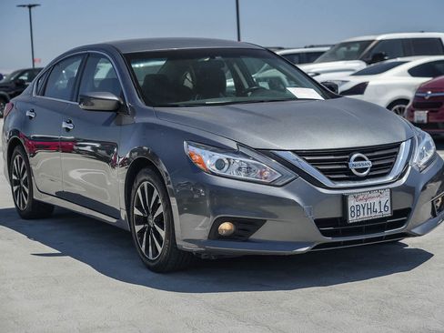Used 2018 Nissan Altima 2.5 SV FWD image 5