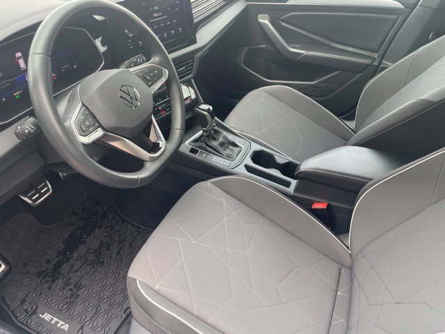 Used 2026 Volkswagen Jetta Sport FWD image 7
