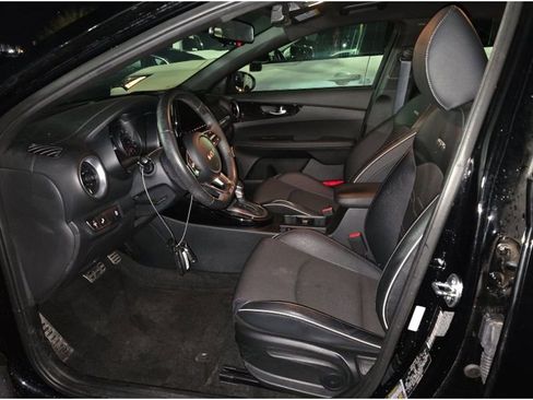 Used 2024 Kia Forte GT-Line image 10