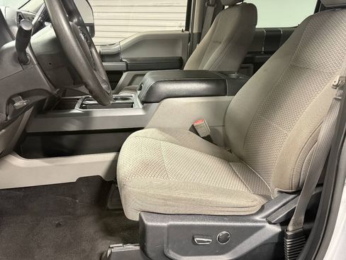 Used 2017 Ford F250 XLT w/ XLT Premium Package AWD/4WD image 16
