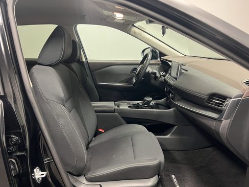 Used 2023 Nissan Rogue S image 15