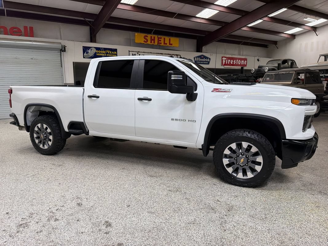 Used 2024 Chevrolet Silverado 2500 Custom w/ Custom Value Package AWD/4WD image 10