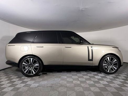 Used 2025 Land Rover Range Rover SE AWD/4WD image 9