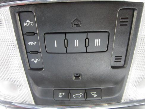 Used 2020 Jeep Grand Cherokee Altitude image 26