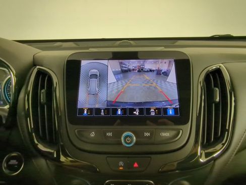 Used 2023 Chevrolet Equinox RS w/ RS Leather Package FWD image 24