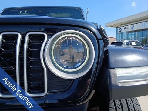 Used 2024 Jeep Wrangler Sahara image 4