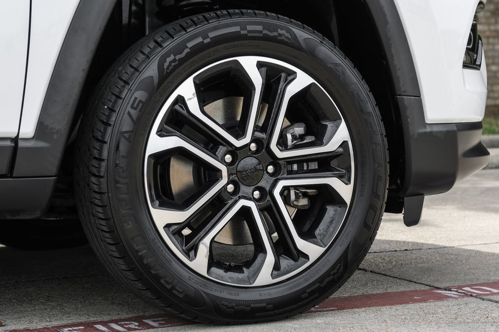 Used 2023 Jeep Compass Limited AWD/4WD image 69