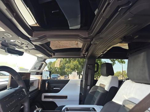 Used 2025 GMC Hummer EV 3X AWD/4WD image 8