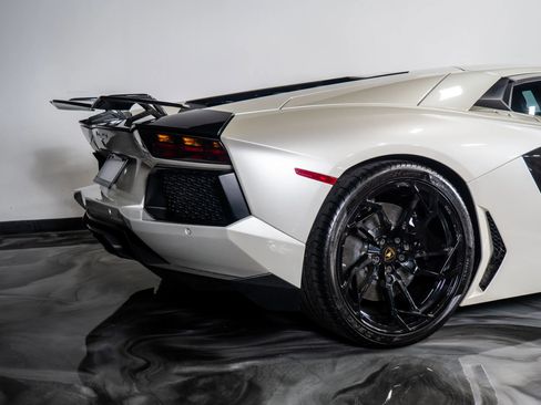 Used 2015 Lamborghini Aventador LP 700-4 image 10