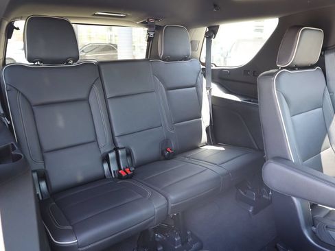 Used 2021 GMC Yukon SLT w/ SLT Premium Package AWD/4WD image 19