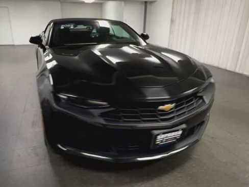 Used 2022 Chevrolet Camaro LT RWD image 3