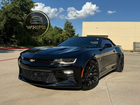 Used 2018 Chevrolet Camaro SS RWD image 1