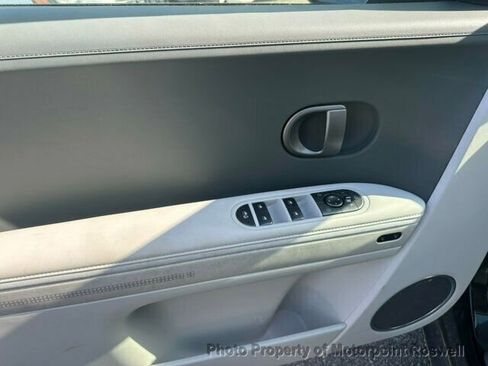 Used 2025 Hyundai Ioniq 5 Limited image 19