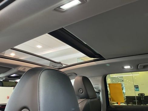 New 2026 Volkswagen Tiguan SE image 23