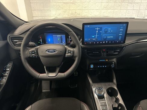 Used 2024 Ford Escape ST-Line w/ Tech Pack #1 image 5