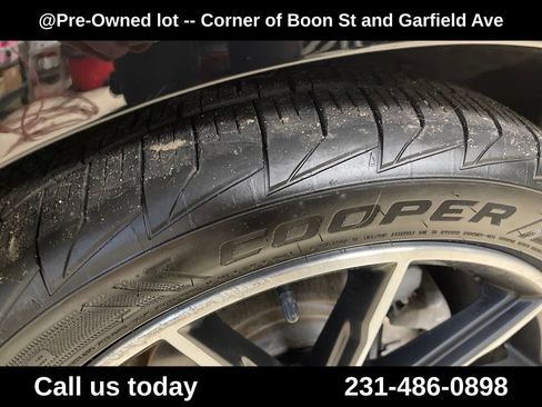 Used 2018 Ford Mustang Coupe w/ Equipment Group 101A RWD image 12