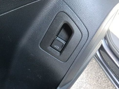 Used 2019 Volkswagen Atlas SEL Premium image 14