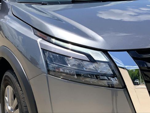 Used 2025 Nissan Pathfinder SV AWD/4WD image 26