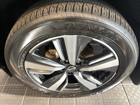 Used 2023 Nissan Rogue SL w/ SL Premium Package image 7