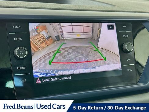 Used 2023 Volkswagen Taos SE w/ Panoramic Sunroof Package image 14