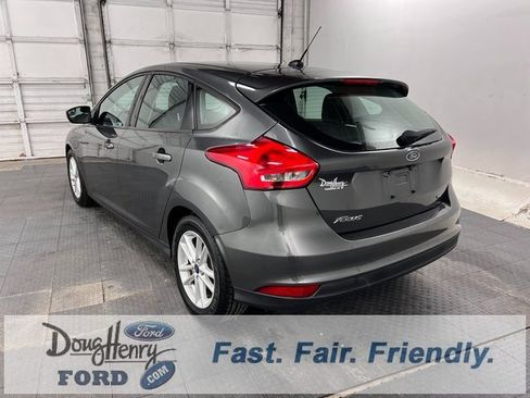 Used 2017 Ford Focus SE image 5