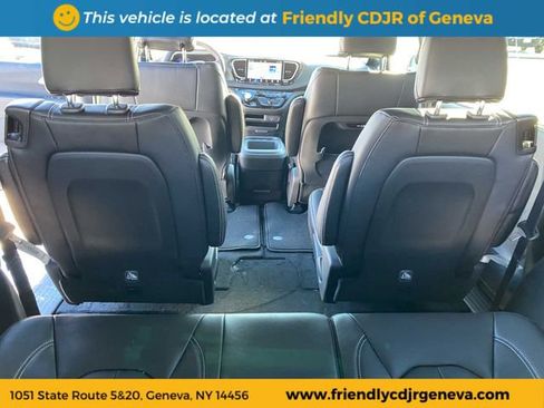 New 2026 Chrysler Pacifica Select AWD/4WD image 15