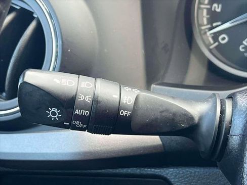 Certified 2023 Toyota Tacoma TRD Off-Road image 26