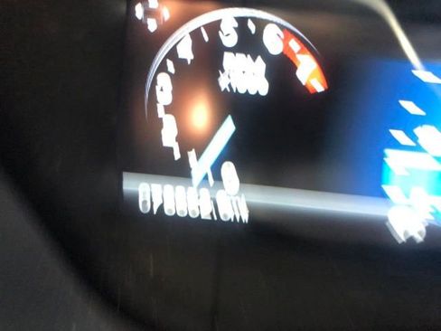 Used 2017 Ford Fusion SE w/ Fusion SE Technology Package image 14