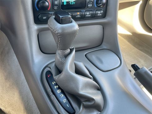 Used 2004 Chevrolet Corvette Convertible w/ Preferred Equipment Group image 21