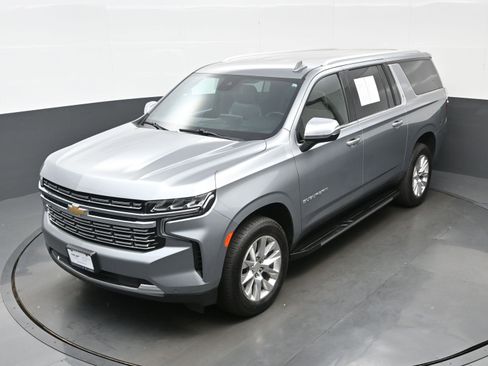 Used 2023 Chevrolet Suburban Premier image 35
